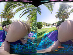 VRALLURE Jazmin Luv's The Park