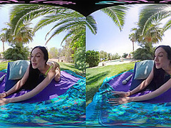 VRALLURE Jazmin Luv's The Park