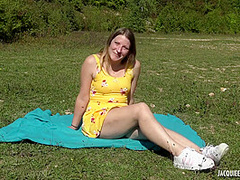 30 Years Old Emma Gets Fucked Outdoor