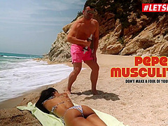 Ebony Teen Noe Milk Seduced And Fucked At The Beach