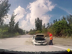 Helping Yammy Girl With Broken Car