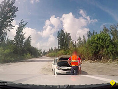 Helping Yammy Girl With Broken Car