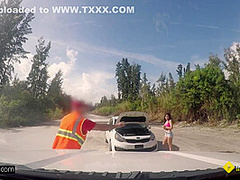 Helping Yammy Girl With Broken Car