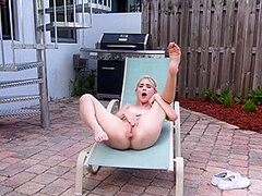 Jessie Saint In Wet Pussy Rubbing