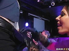 Dance Of Hot Babe Ends Up With With Small Hands And Rachel Starr