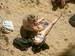 Nice sex spied on the beach