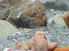 Perfect girl removes her entire bikini