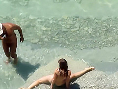 Pussy licking inside water leads to sex