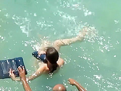 Pussy licking inside water leads to sex