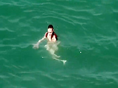 Spying a hot woman from wet to dry