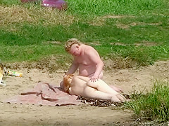 Naked blonde was enjoying a swim