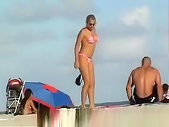 Hot ass blonde candid booty