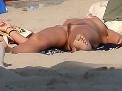 Big butt fucked under an umbrella