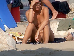 Big butt fucked under an umbrella