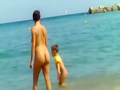 Peeping on a hot milf at the beach