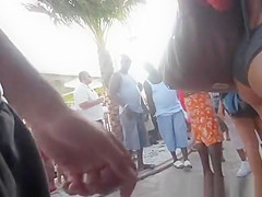 Candid latina with great ass in bikini