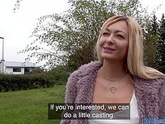 European amateur agrees to fuck in park