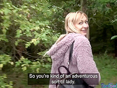 European amateur agrees to fuck in park