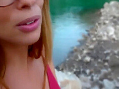 Horky Divka S Obrovskymi Prirodnimi Prsy - Datum Tinder