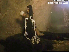 Horny Vave Woman Needs Fresh Bone