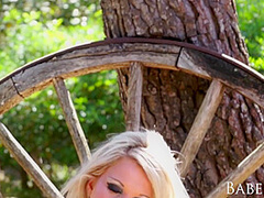 Babefox Shelly In The Woods With Shelly Roberts