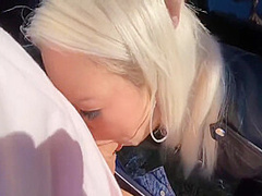 Blondine Auf Dem Rastplatz Gefickt