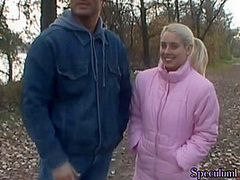 Babe pissing outdoors then spreads pussy in kinky session