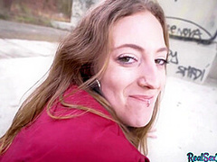 Pickedup euro babe fucked outdoors in erotic couple