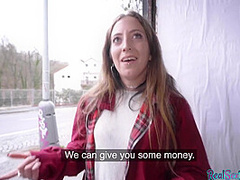 Pickedup euro babe fucked outdoors in erotic couple