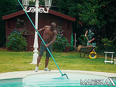Joss Lescaf, Mariska X And Valentina Ricci In Ass Fucked By The Pool Guy