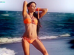 Erotic And Sensual Masturbation On The Beach - Mya Diamond