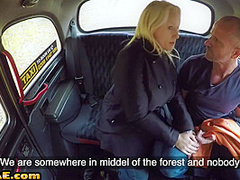 Bigtit cabbie publicly squirts in taxi while fingered