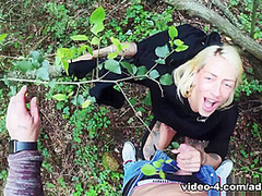 Fit XXX Sandy in Naughty Fuck Date For Harleen Van Hynten In A Public Park