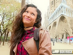 Jade Preesleyy In Very Hot Tries Out A Finger Vibrator In Public