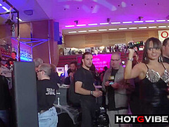 Blonde Slut Making A Great Show To The Public