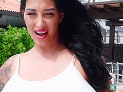 How To Win Wet T-shirt Contests With Ricki Raxxx