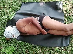 Ajanabi Se Jangle Me Dhudvaya Pati Ke Samane Vo Video Banaya