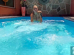 Esta Milf Argenta Te Deslecha En Piscina Mientras Te Termina De Criar Con Sus Enormes Tetas!...su Whatsapp En El Video... 7 Min