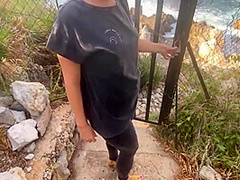 Turista Tedesca Scopata In Spiaggia E Sborrata Sul Culone