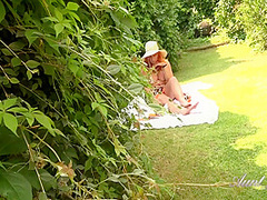 Melanie Strips And Masturbates In The Garden