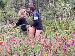 Couple Tres Chaud Baise Fort En Exterieur Et Fini Par En Faciale