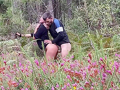 Couple Tres Chaud Baise Fort En Exterieur Et Fini Par En Faciale