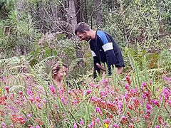 Couple Tres Chaud Baise Fort En Exterieur Et Fini Par En Faciale