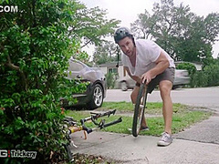 Duncan Saint And Carmela Clutch In Gets Fucked By A Lucky Pedestrian