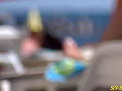 Topless Amateurs Voyeur Beach - Candid Bikini Close Up