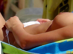 Topless Amateurs Voyeur Beach - Candid Bikini Close Up