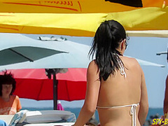 Topless Amateurs Voyeur Beach - Candid Bikini Close Up