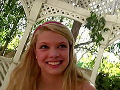 Teen lesbian licks pussy after fingering