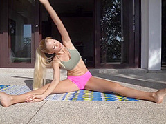 Skinny Babe Fucked Under The Hot Sun