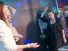 Wet Party Lesbians Fingering Quims